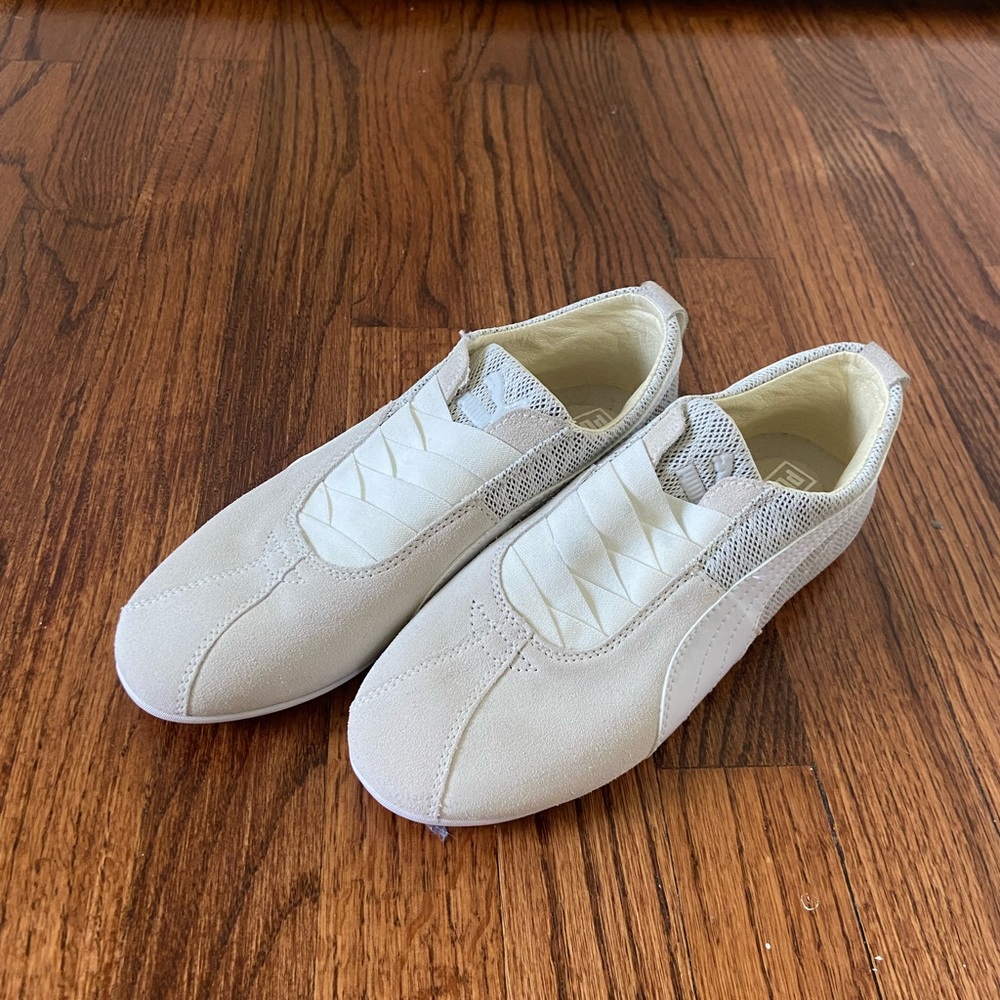 Brand New Puma Cream Slip On Tennis Shoes Sz 5.5